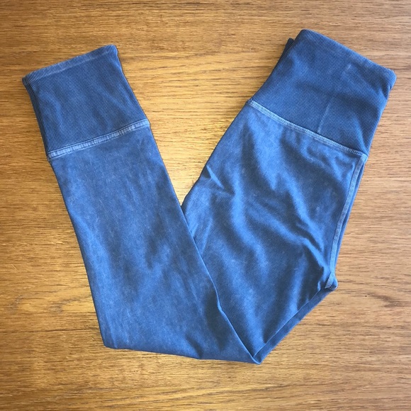 lululemon athletica Pants - Lululemon wunder under crop ribbed